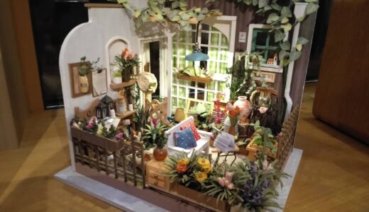 5日のスーパームーンから、雲間に見える月が冴えわたり、心が洗われるようです。